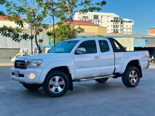 Toyota Tacoma 2006 ឡានស្អាត ទឹកថ្នាំ 95%