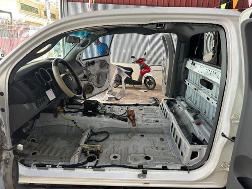 Toyota Tacoma 2006 ឡានស្អាត ទឹកថ្នាំ 95%