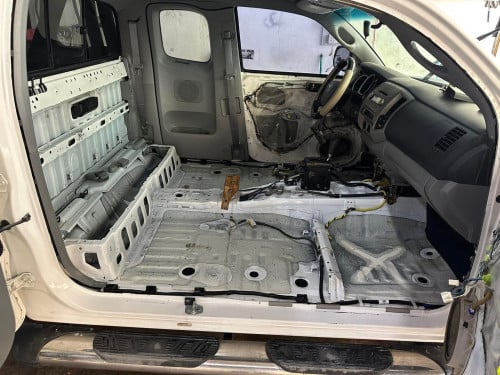 Toyota Tacoma 2006 ឡានស្អាត ទឹកថ្នាំ 95%