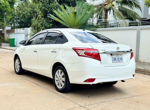 Toyota . Vios . ឆ្នាំ . 017 - ហ្វូល  ខ្លាញ់​គោ​