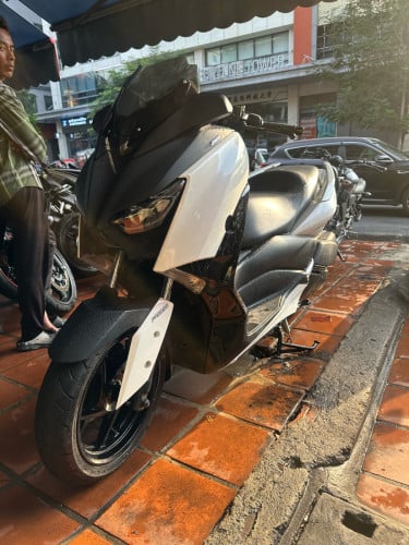 XMAX 250
