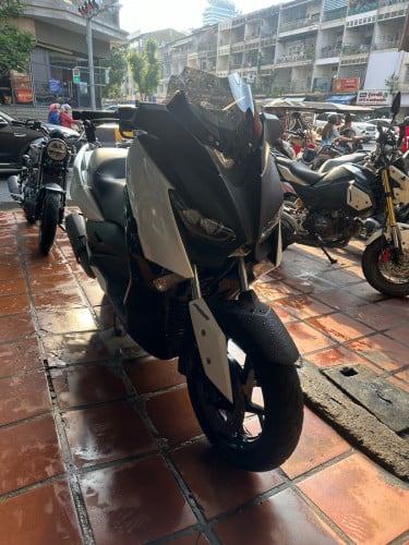 XMAX 250