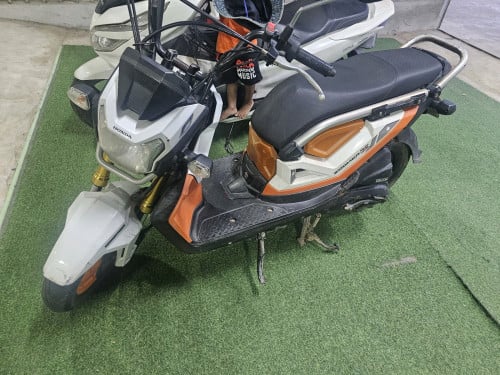 zoomer x2017