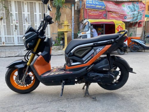 Zoomer017