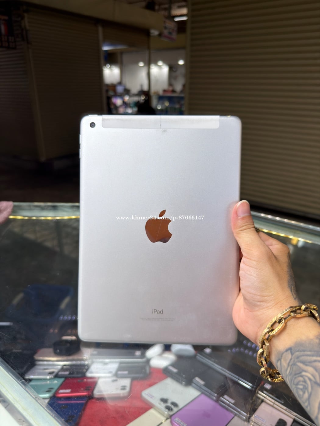iPad 6th generation J/A HD32GB Phone Condition 90% , Sim&WiFi , ម៉ាស៊ីនហ្សីន