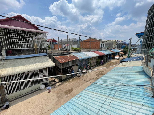 ផ្ទះកែងឌឿងហែម​ អាចរកសុីបាន​ លក់ប្រញ៉ាប់លុយ