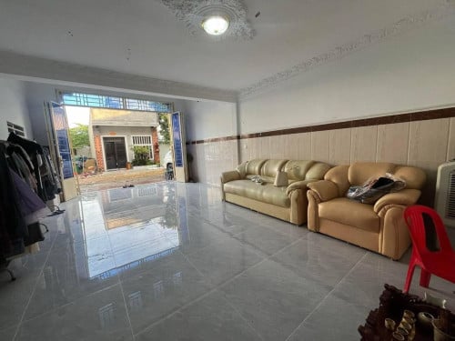 លក់ផ្ទះ ផ្ទាល់ខ្លួន មុខព្រលានពោធិ៍ចិនតុង