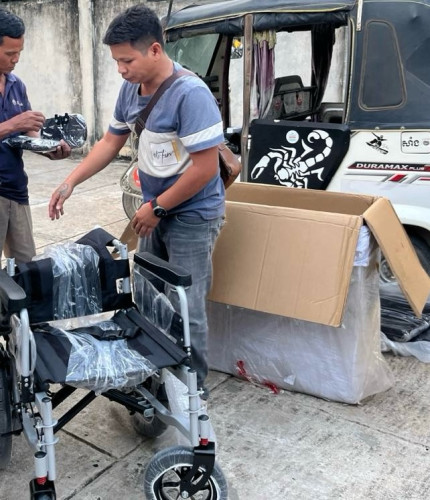 រទេះអគ្គីសនី មួយទឹកលក់! មុាំ កំលាំងខ្លាំង ទើបទិញ មិនទាន់បានប្រើ។ ពេលទិញតម្លៃ: $600។ លក់ខាតច្រើនណាស់