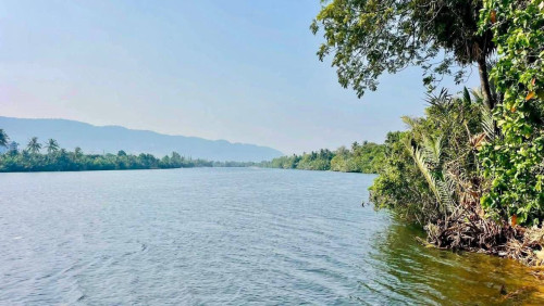 ជាប់ព្រែកធំនិងបេតុងធំ