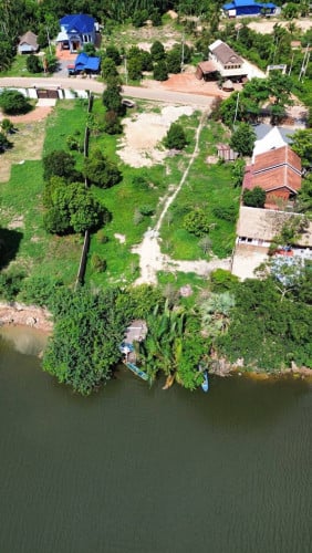 ជាប់ព្រែកធំនិងបេតុងធំ