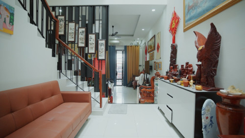 ផ្ទះលក់ក្រោមទីផ្សារបុរៅ