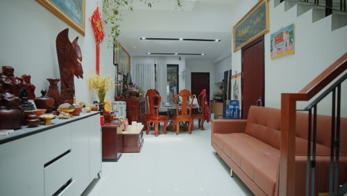 ផ្ទះលក់ក្រោមទីផ្សារបុរៅ