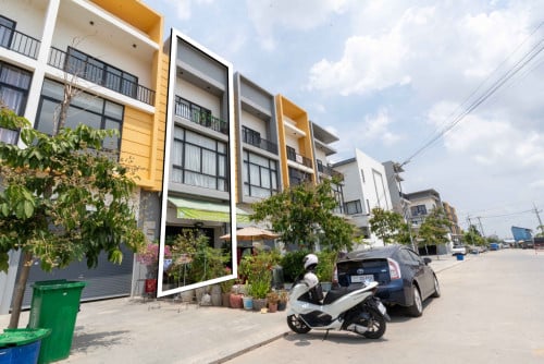 ផ្ទះលក់ក្រោមទីផ្សារបុរៅ