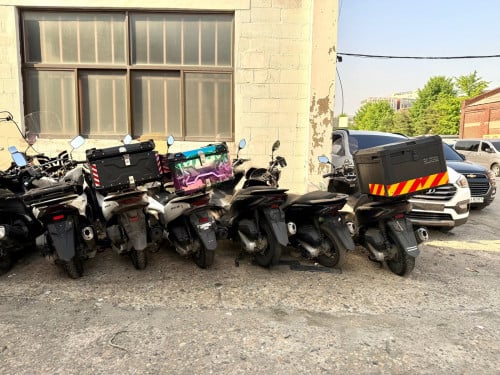 មួយគ្រឿង 1800$ រៀបម៉ូតូដាទូកុងតាណឺជួនអតិថិជននៅខ្មែរ