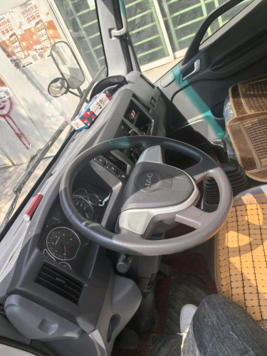 货车，2.5吨