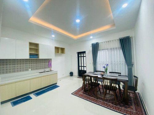 ផ្ទះវីឡាជួល នៅបុរីឡាក់គីវ័ន ចំណាយពេលត្រឹម 3 នាទីដល់ AEON 3 មានសំភារះពេញ ផ្ទះស្អាតគួរអោយស្រលាញ់