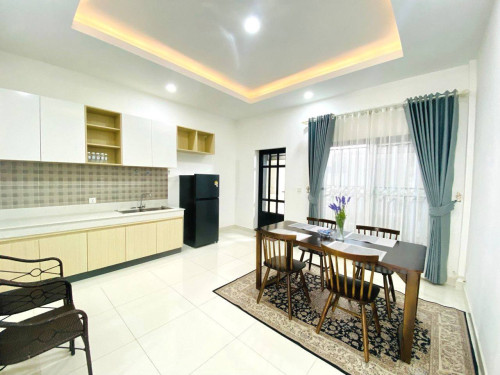 ផ្ទះវីឡាជួល នៅបុរីឡាក់គីវ័ន ចំណាយពេលត្រឹម 3 នាទីដល់ AEON 3 មានសំភារះពេញ ផ្ទះស្អាតគួរអោយស្រលាញ់