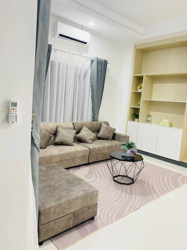 ផ្ទះវីឡាជួល នៅបុរីឡាក់គីវ័ន ចំណាយពេលត្រឹម 3 នាទីដល់ AEON 3 មានសំភារះពេញ ផ្ទះស្អាតគួរអោយស្រលាញ់