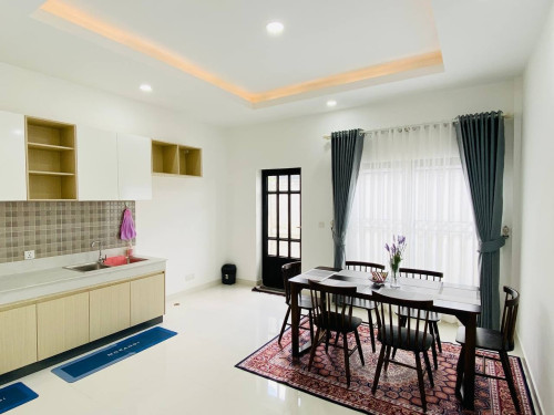 ផ្ទះវីឡាជួល នៅបុរីឡាក់គីវ័ន ចំណាយពេលត្រឹម 3 នាទីដល់ AEON 3 មានសំភារះពេញ ផ្ទះស្អាតគួរអោយស្រលាញ់
