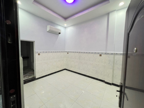 ផ្ទះល្វែងម្តុំឬស្សីកែវ សម្រាប់ជួល 400$/ខែ ចរចា