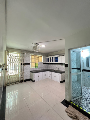 ផ្ទះល្វែងម្តុំឬស្សីកែវ សម្រាប់ជួល 400$/ខែ ចរចា