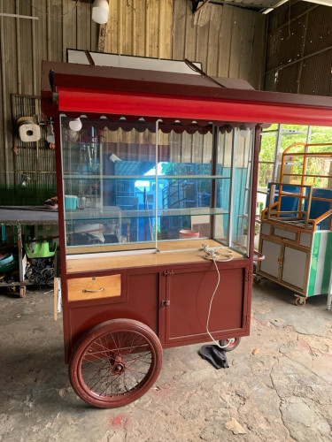 រទេះបង្អែមលក់ $500
