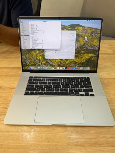 តម្លៃ $630 MacBook Pro 2019 16" CPU: Core i9 Ram: 16GStorage: 1TB VGA: 4GB Battery: 95%