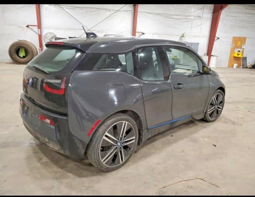 សាង​ BMW​2​015  សាំង​អគ្គិសនី​