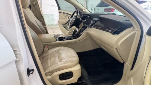 ឡានលក់ ford Taurus 2013 option កប់