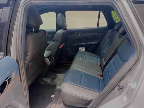លក់ Ford Territory Titanium X 2024 ចង់ប្តូរស៊េរី Ford Ranger Wildtrak 2023 ខ្មៅ ឬប្រផេះ