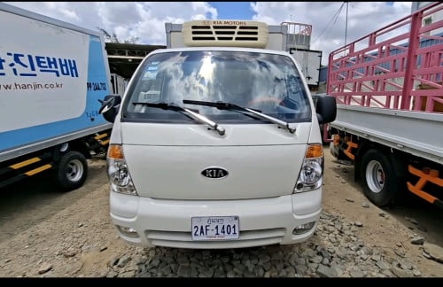 ឡានលក់ Kia Bongo||| ឆ្នាំ04 មួយបាំងកន្លះទូសើម