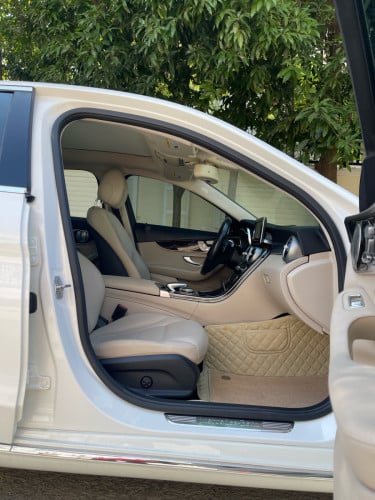 Mercedes Benz C300 មកដល់ហើយ ស្ដុកថ្មី ស🖤Luxuryឆ្នាំ​ 2015 ថ្មី