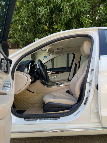 Mercedes Benz C300 មកដល់ហើយ ស្ដុកថ្មី ស🖤Luxuryឆ្នាំ​ 2015 ថ្មី