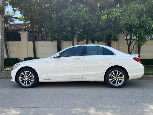 Mercedes Benz C300 មកដល់ហើយ ស្ដុកថ្មី ស🖤Luxuryឆ្នាំ​ 2015 ថ្មី