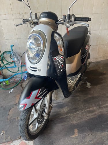 ចង់លក់ scoopyមានកាតគ្រី