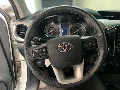 🩵Toyota hilux revo 2025 ឡានស្លាកលេខ