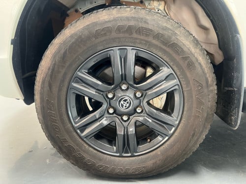 🩵Toyota hilux revo 2025 ឡានស្លាកលេខ