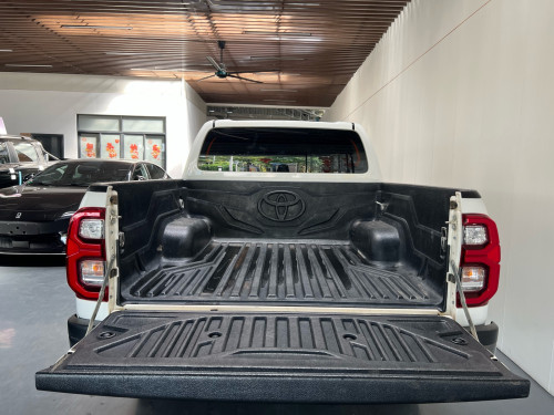 🩵Toyota hilux revo 2025 ឡានស្លាកលេខ
