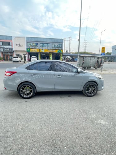 ឡានលក់ Toyota vios 014 ធានាឡានស្អាតអត់បុក១០០% ឯកសារគ្រប់ទិញពីម្ចាស់ដើម លេងគុជម៉ាញ៉េអែនត្រូយហើយ ។