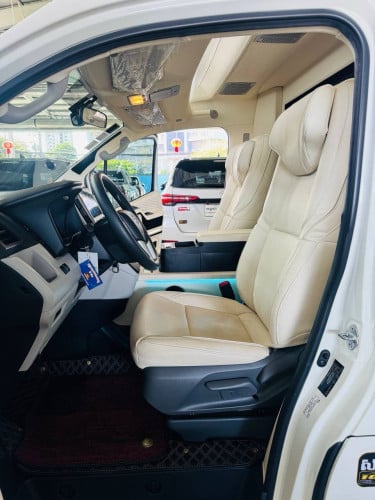 🚗TOYOTA HIACE ViP ឆ្នាំ 2025 ( លេខអូតូ)👉ធានាឡានមិនមានបុកប៉ះ ទឹកថ្នាំហ្សុីនមួយជុំ👉