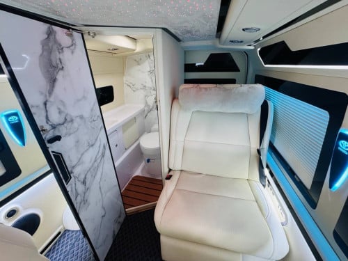 🚗TOYOTA HIACE ViP ឆ្នាំ 2025 ( លេខអូតូ)👉ធានាឡានមិនមានបុកប៉ះ ទឹកថ្នាំហ្សុីនមួយជុំ👉
