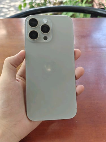iPhone 16 Pro Max