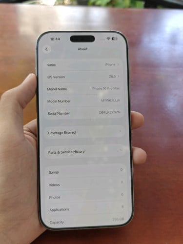 iPhone 16 Pro Max