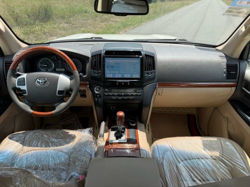 2014 LC GXR V8 diesel