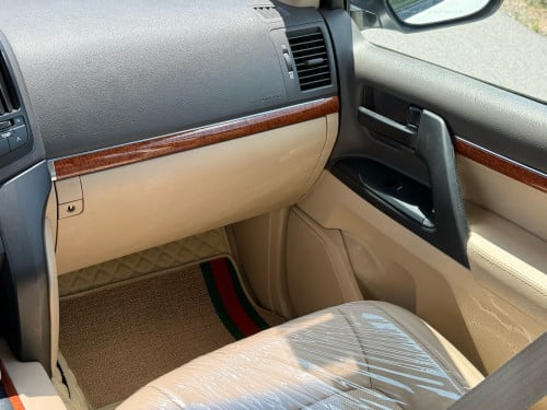 2014 LC GXR V8 diesel