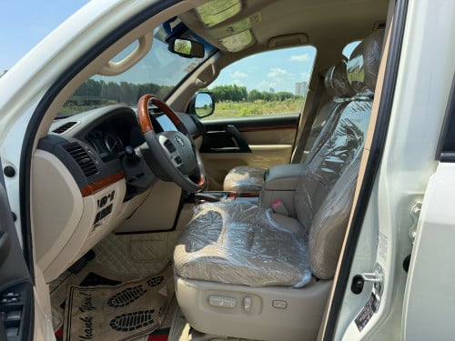 2014 LC GXR V8 diesel
