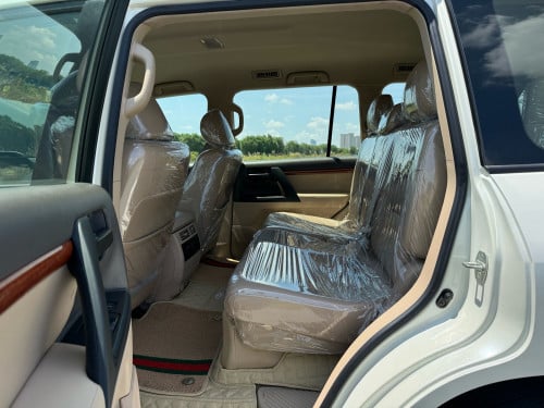 2014 LC GXR V8 diesel