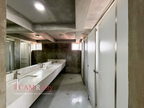 270 Sqm Office Space For Rent in Daun Penh
