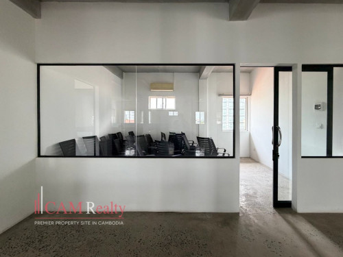 270 Sqm Office Space For Rent in Daun Penh