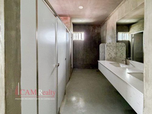 270 Sqm Office Space For Rent in Daun Penh